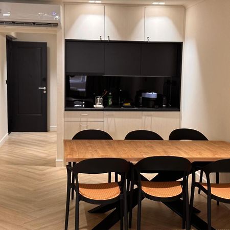 Triple A - Near Ermou Shopping Street - Family Hospitality - Free Parking! Aparthotel Athens Exterior photo